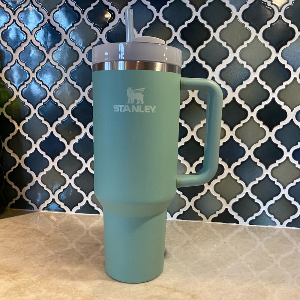 STANLEY Quencher H2.0 FlowState Tumbler 40oz (Eucalyptus)